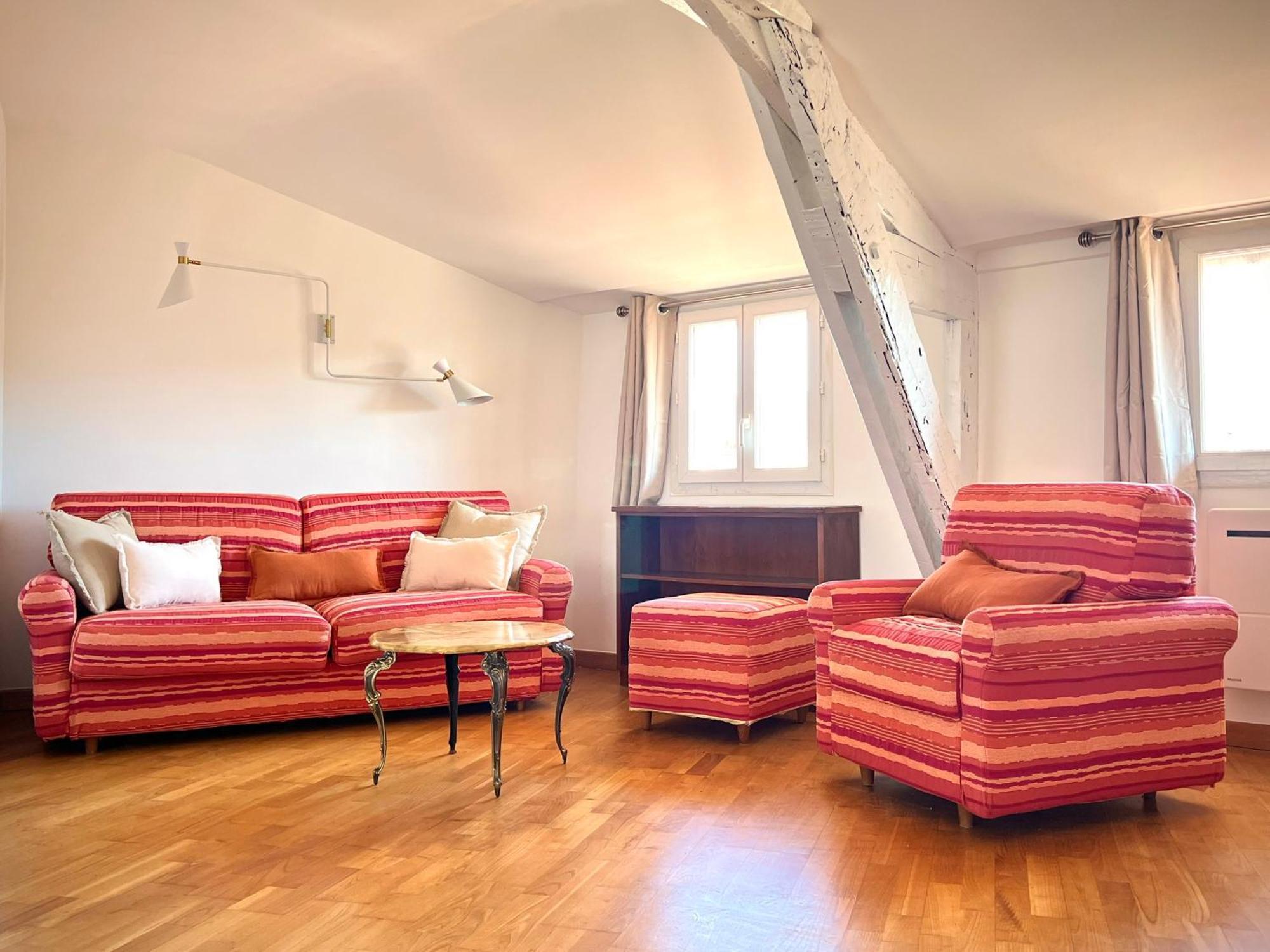 Charming Peaceful Haven In The Golden Square, Air-conditioned * Nice